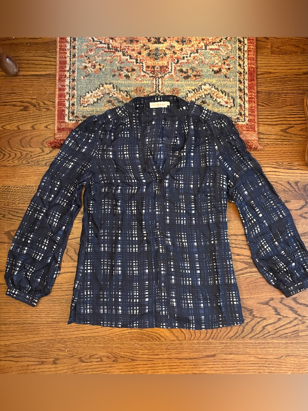 Tory Burch women’s Jayden 100% silk blue checkered blouse size 8 long sleeve